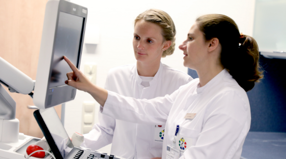 Orthopädie und Unfallchirurgie: Ein Team – zwei Auszeichnungen - Titelbild